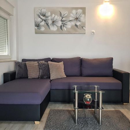 Ferienwohnung Apartman Nela Kaštel Sućurac Exterior foto