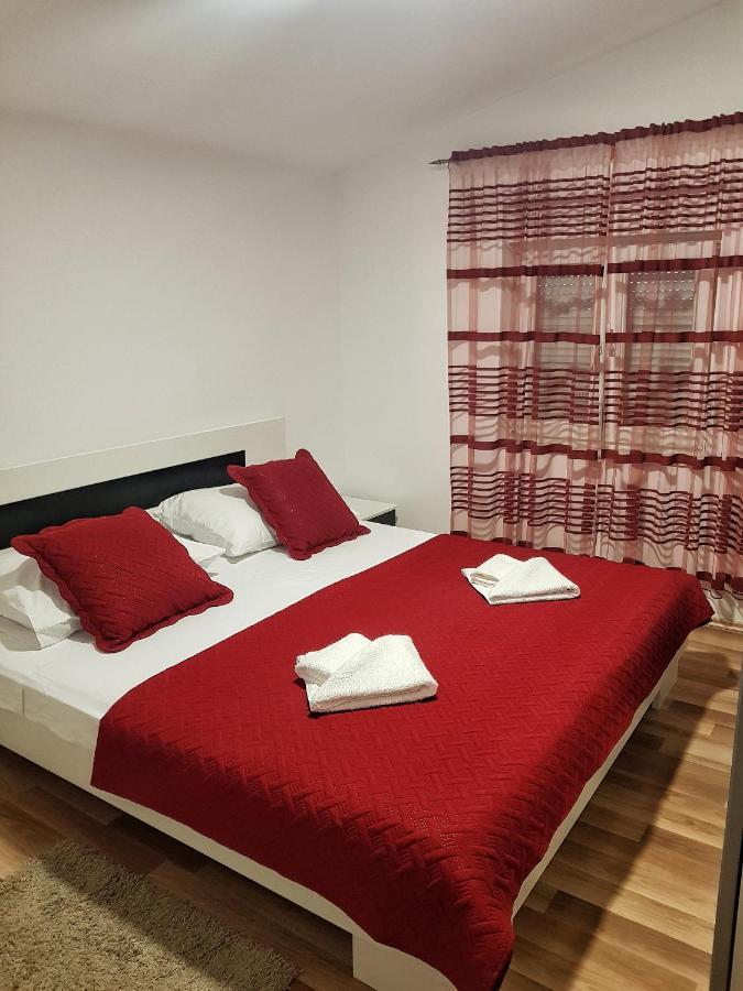 Ferienwohnung Apartman Nela Kaštel Sućurac Exterior foto