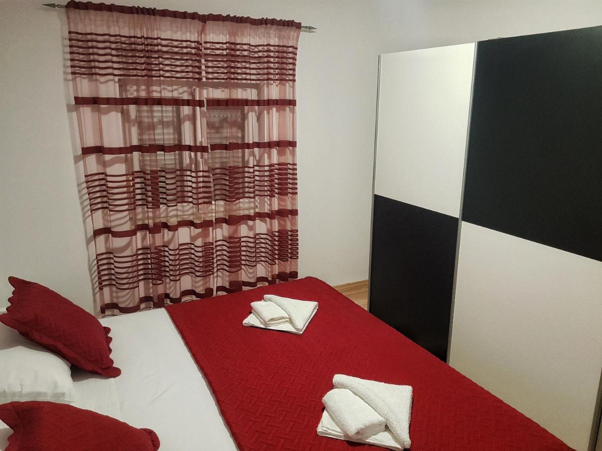 Ferienwohnung Apartman Nela Kaštel Sućurac Exterior foto