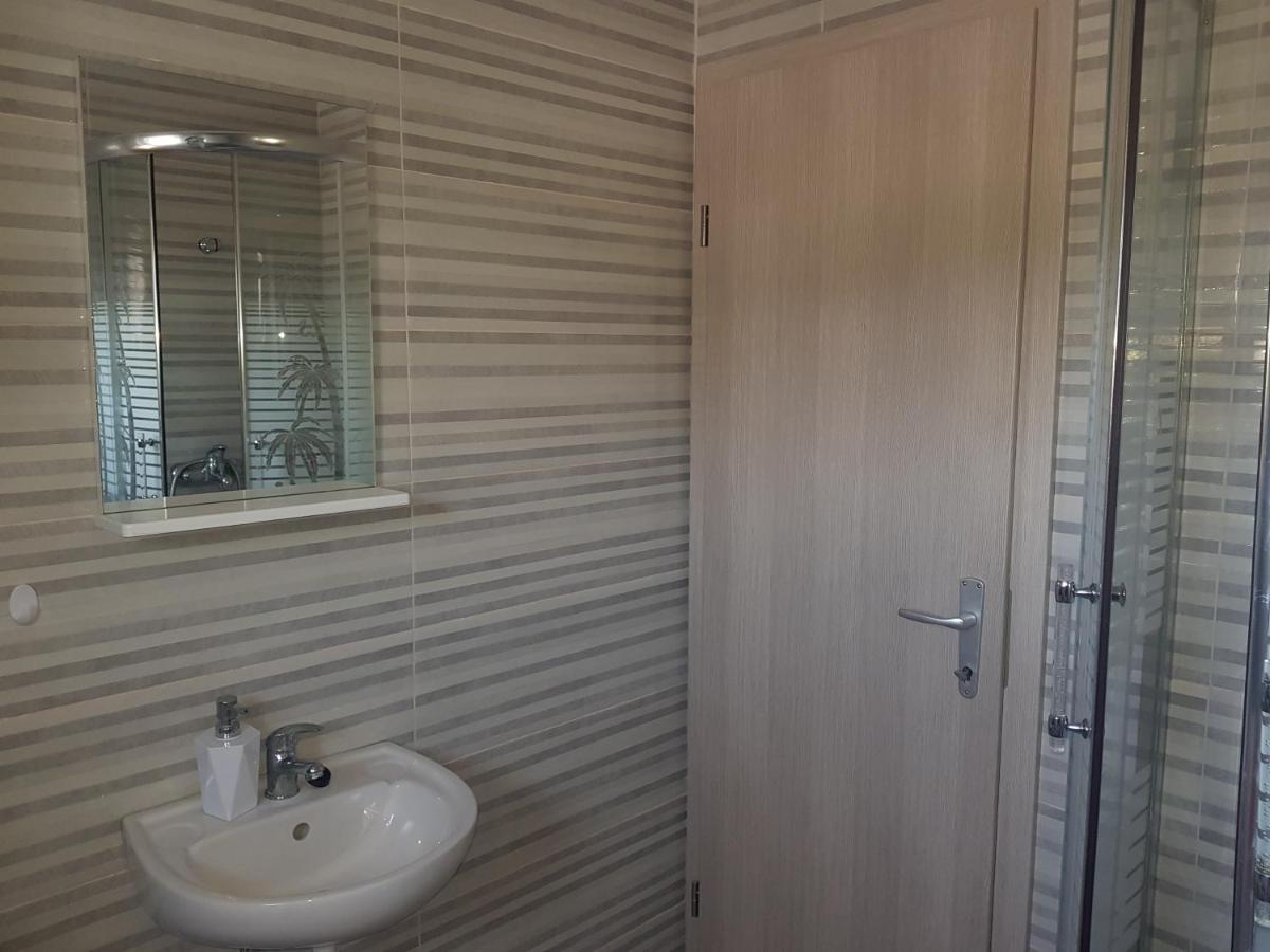 Ferienwohnung Apartman Nela Kaštel Sućurac Exterior foto