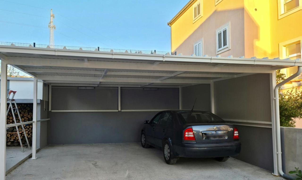 Ferienwohnung Apartman Nela Kaštel Sućurac Exterior foto