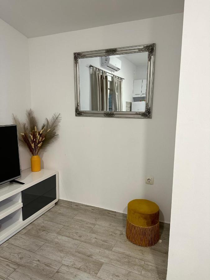 Ferienwohnung Apartman Nela Kaštel Sućurac Exterior foto
