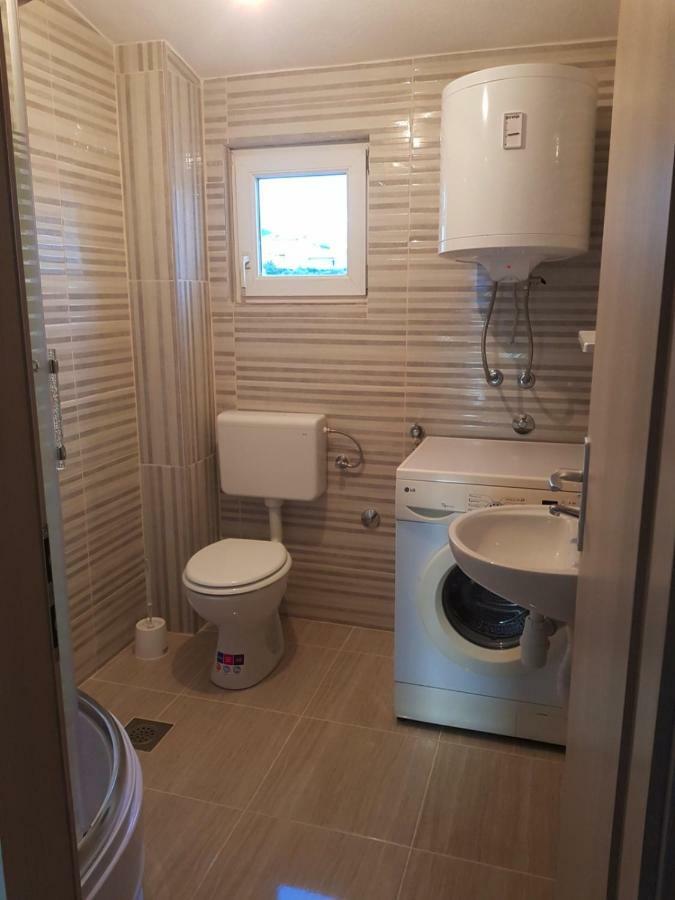 Ferienwohnung Apartman Nela Kaštel Sućurac Exterior foto