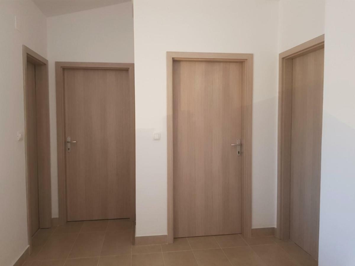 Ferienwohnung Apartman Nela Kaštel Sućurac Exterior foto